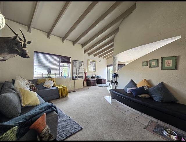 5 BEDROOM HOUSE FOR SALE IN MEYERSDAL